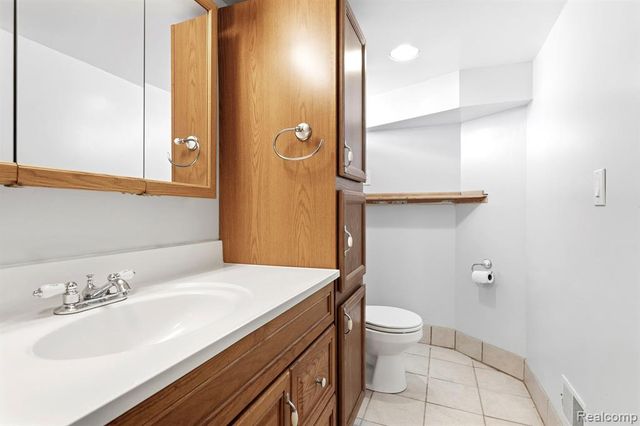 2841 Royal Avenue, Berkley, MI 48072