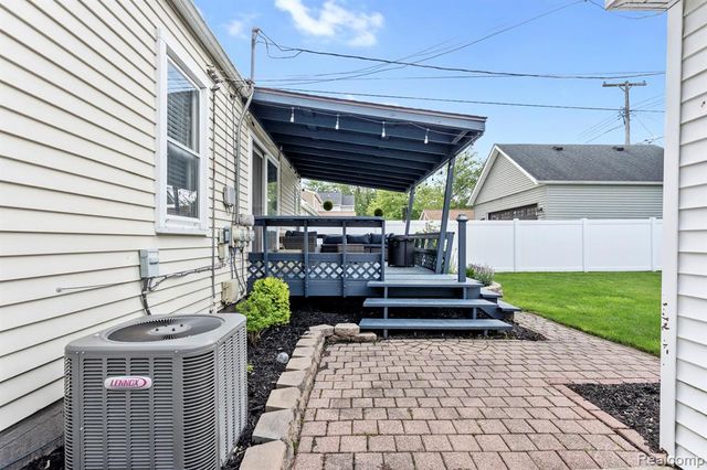 2841 Royal Avenue, Berkley, MI 48072