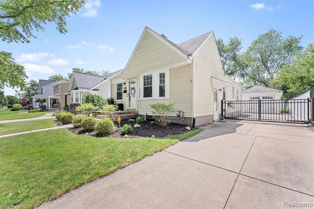 2841 Royal Avenue, Berkley, MI 48072