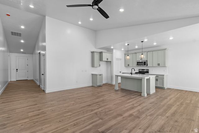 552 S RIVERGATE DR, Logan, UT 84321