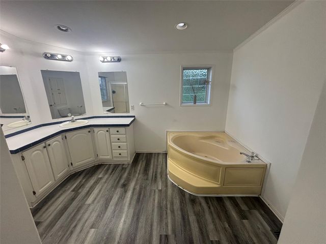 13515 County Road 184, Alvin, TX 77511