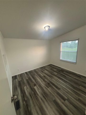 13515 County Road 184, Alvin, TX 77511
