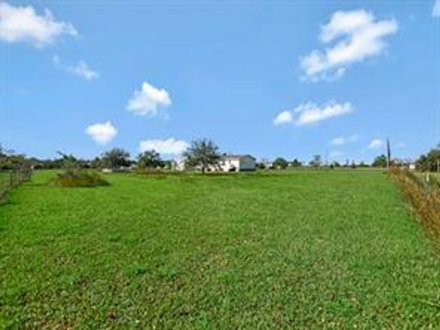 13515 County Road 184, Alvin, TX 77511