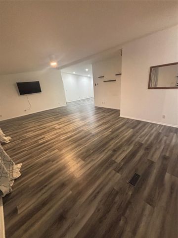 13515 County Road 184, Alvin, TX 77511