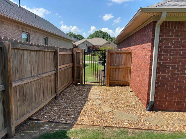 3715 McConnell Drive, Conway, AR 72034