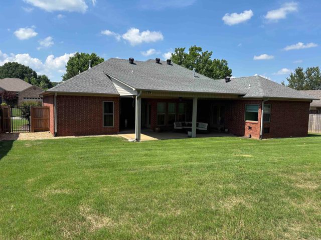 3715 McConnell Drive, Conway, AR 72034