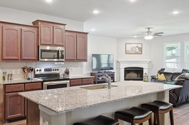 808 Feather Edge Drive, Springtown, TX 76082