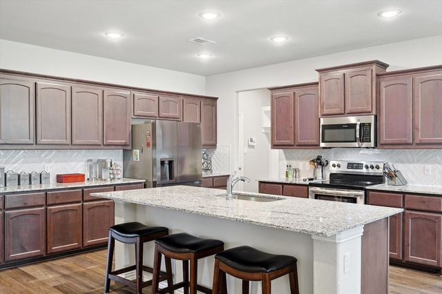 808 Feather Edge Drive, Springtown, TX 76082