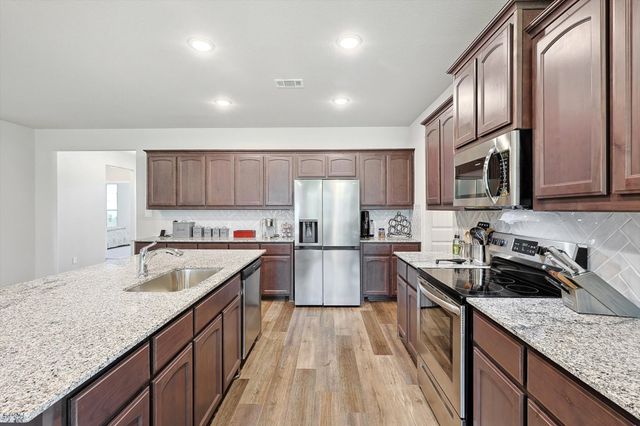 808 Feather Edge Drive, Springtown, TX 76082