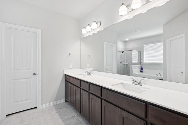 808 Feather Edge Drive, Springtown, TX 76082