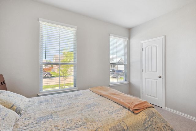 808 Feather Edge Drive, Springtown, TX 76082