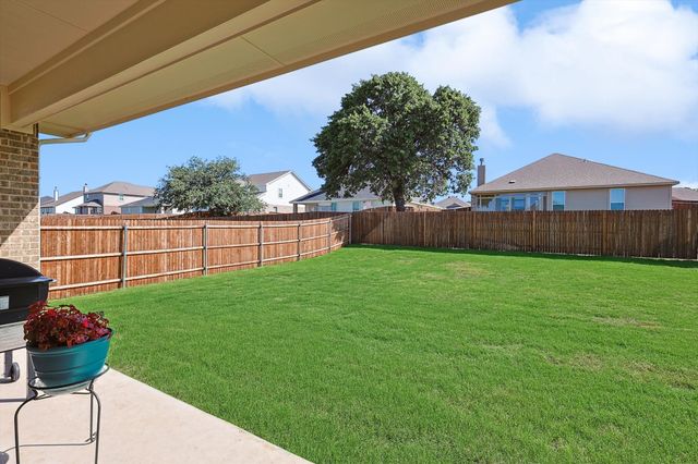 808 Feather Edge Drive, Springtown, TX 76082