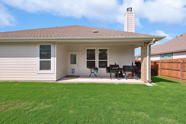 808 Feather Edge Drive, Springtown, TX 76082