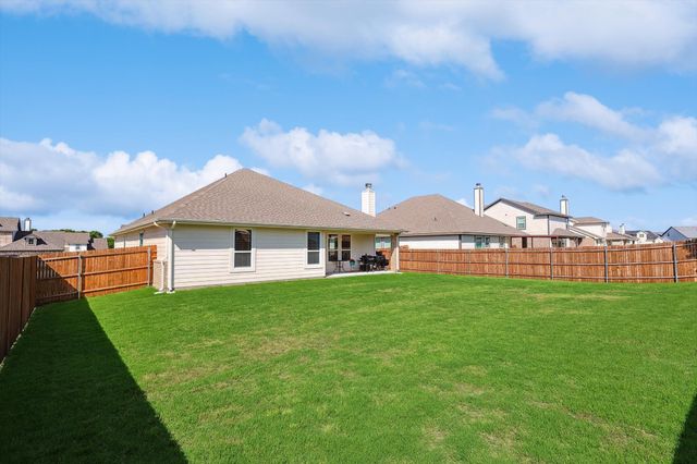 808 Feather Edge Drive, Springtown, TX 76082