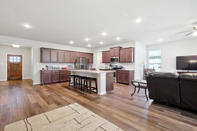 808 Feather Edge Drive, Springtown, TX 76082