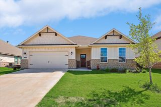 808 Feather Edge Drive, Springtown, TX 76082