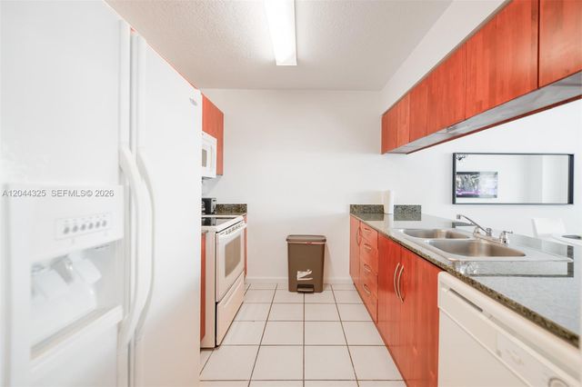 1200 Brickell Bay Dr 3614, Miami, FL 33131