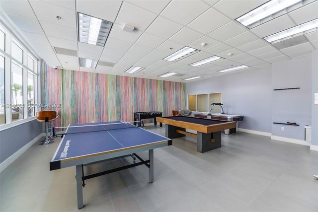 1200 Brickell Bay Dr 3614, Miami, FL 33131