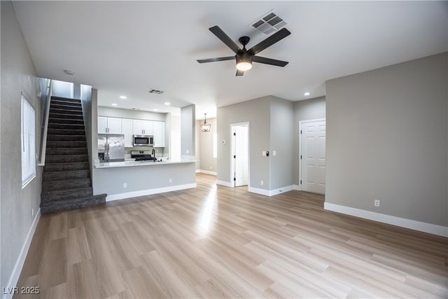 1424 Bow Creek Court, Las Vegas, NV 89128