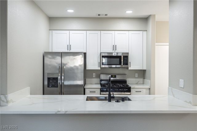 1424 Bow Creek Court, Las Vegas, NV 89128