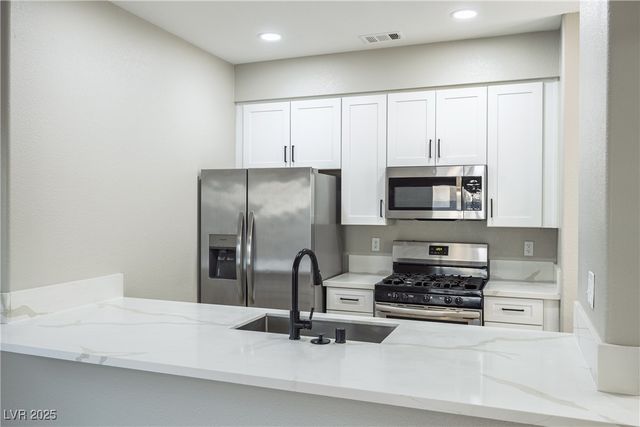 1424 Bow Creek Court, Las Vegas, NV 89128