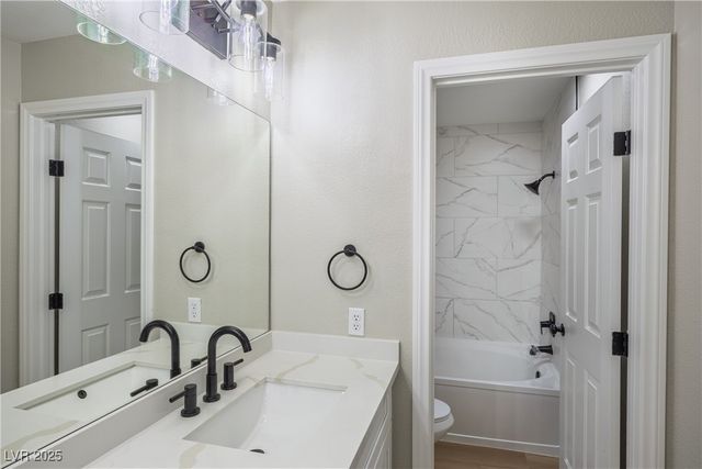 1424 Bow Creek Court, Las Vegas, NV 89128