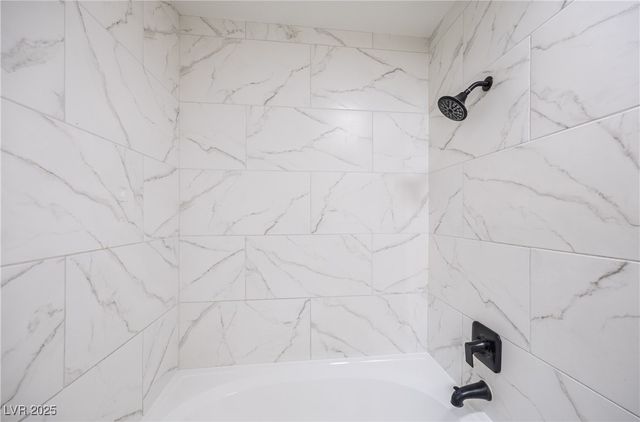 1424 Bow Creek Court, Las Vegas, NV 89128