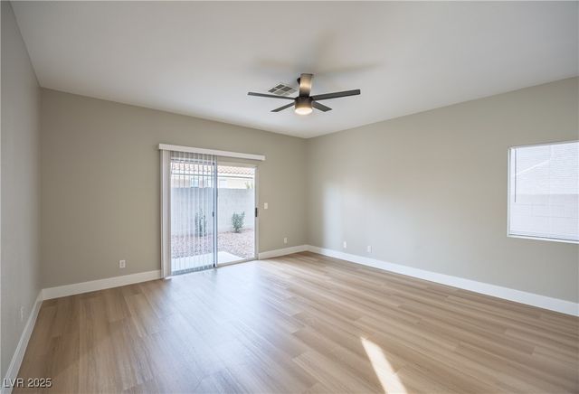 1424 Bow Creek Court, Las Vegas, NV 89128