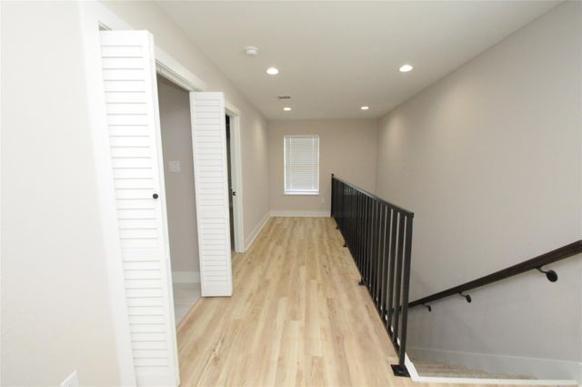 8203 Gladstone Street, Houston, TX 77051