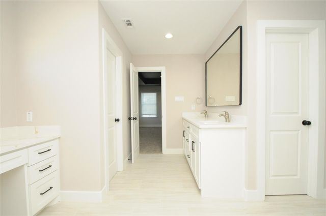 8203 Gladstone Street, Houston, TX 77051