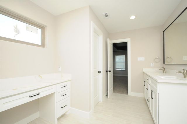 8203 Gladstone Street, Houston, TX 77051