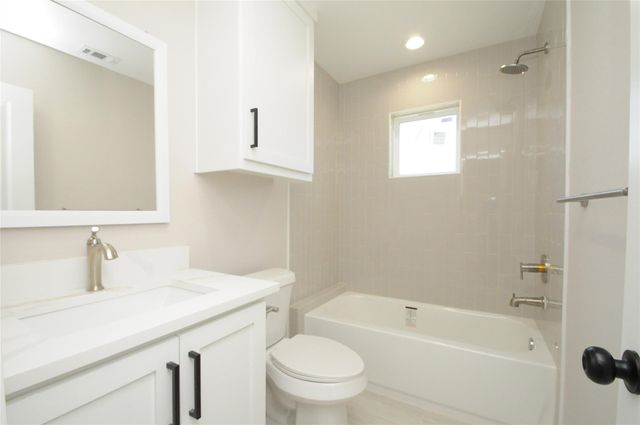 8203 Gladstone Street, Houston, TX 77051