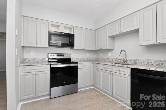 4298 Melrose Club Drive, Matthews, NC 28105