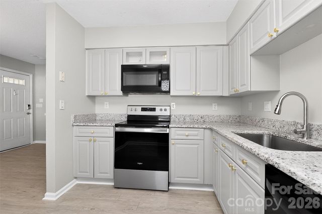 4298 Melrose Club Drive, Matthews, NC 28105