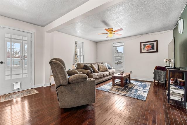 34 Oak Street, Hillsdale, MI 49242