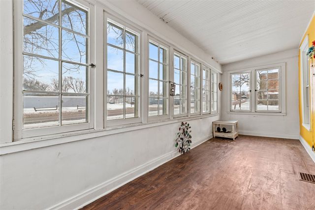 34 Oak Street, Hillsdale, MI 49242