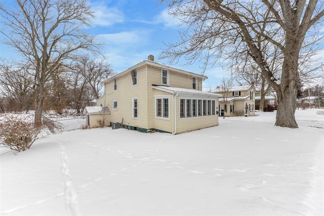 34 Oak Street, Hillsdale, MI 49242
