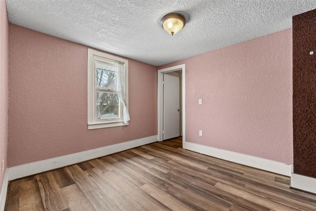 34 Oak Street, Hillsdale, MI 49242