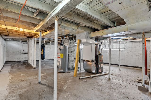 34 Oak Street, Hillsdale, MI 49242