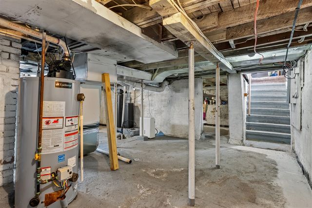 34 Oak Street, Hillsdale, MI 49242