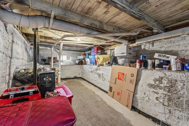 34 Oak Street, Hillsdale, MI 49242