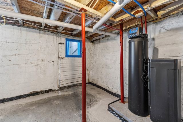 34 Oak Street, Hillsdale, MI 49242