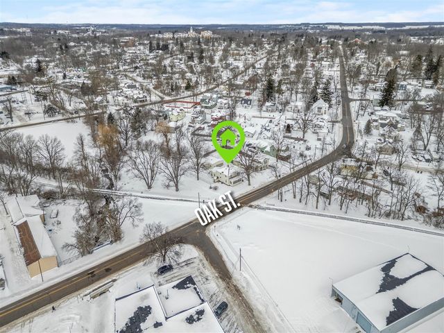 34 Oak Street, Hillsdale, MI 49242