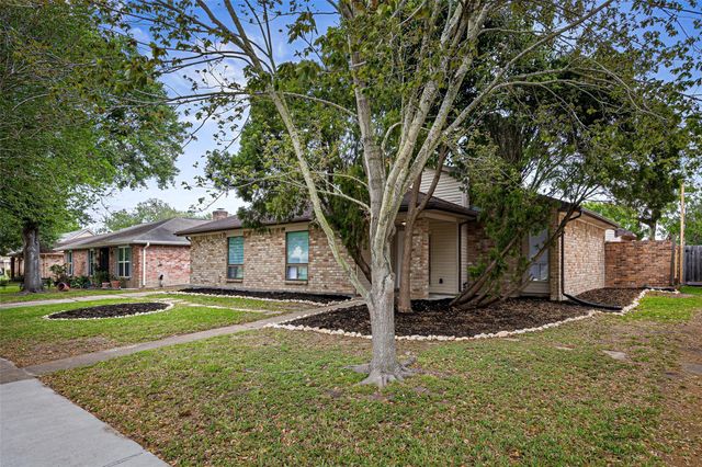 10523 Sageburrow Drive, Houston, TX 77089