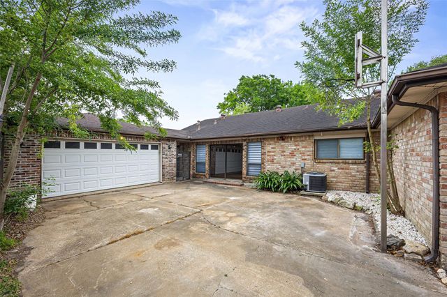 10523 Sageburrow Drive, Houston, TX 77089