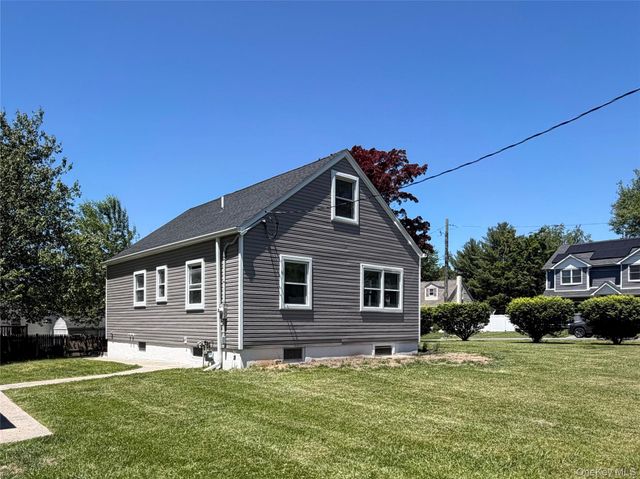 28 Quaspeak Road, Congers, NY 10920