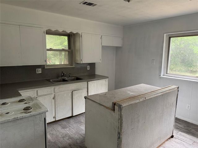 1037 Hoyt Avenue, Oklahoma City, OK 73114