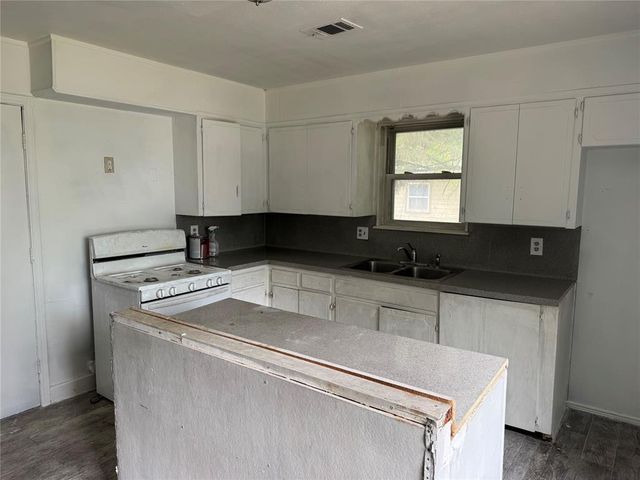 1037 Hoyt Avenue, Oklahoma City, OK 73114