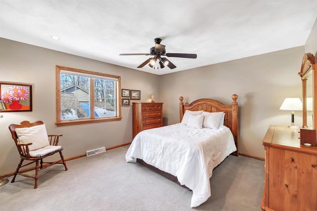 764 BROOKWOOD DRIVE, Seymour, WI 54165