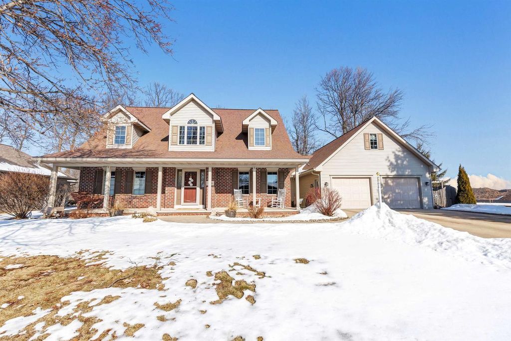 764 BROOKWOOD DRIVE, Seymour, WI 54165